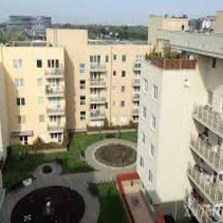 Miasteczko Orange P&O Service Apartments Varsovia Exterior foto