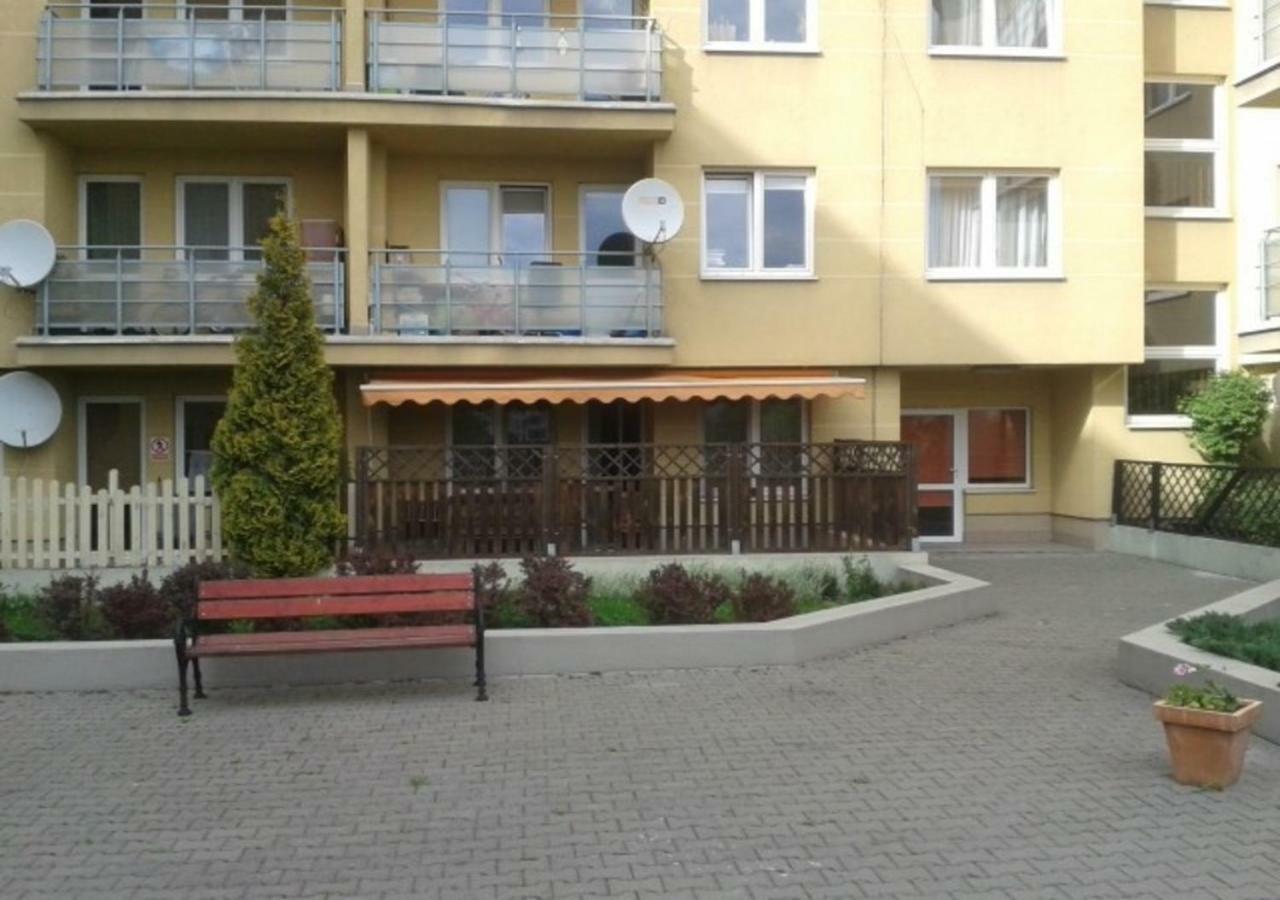 Miasteczko Orange P&O Service Apartments Varsovia Exterior foto
